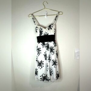 Trixxi White Black Floral Embroidered Empire Waist Party Dress Small NWT Elegant